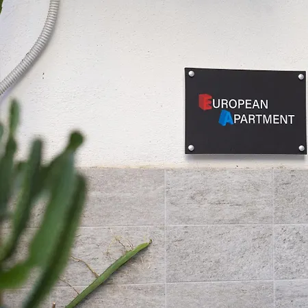 European - Town Center Self Check-in Apartment
